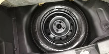 Load image into Gallery viewer, 2015 Suzuki Swift 1.2 GL Manual Petrol
